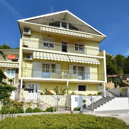Artsy Apartment Klis Exterior photo